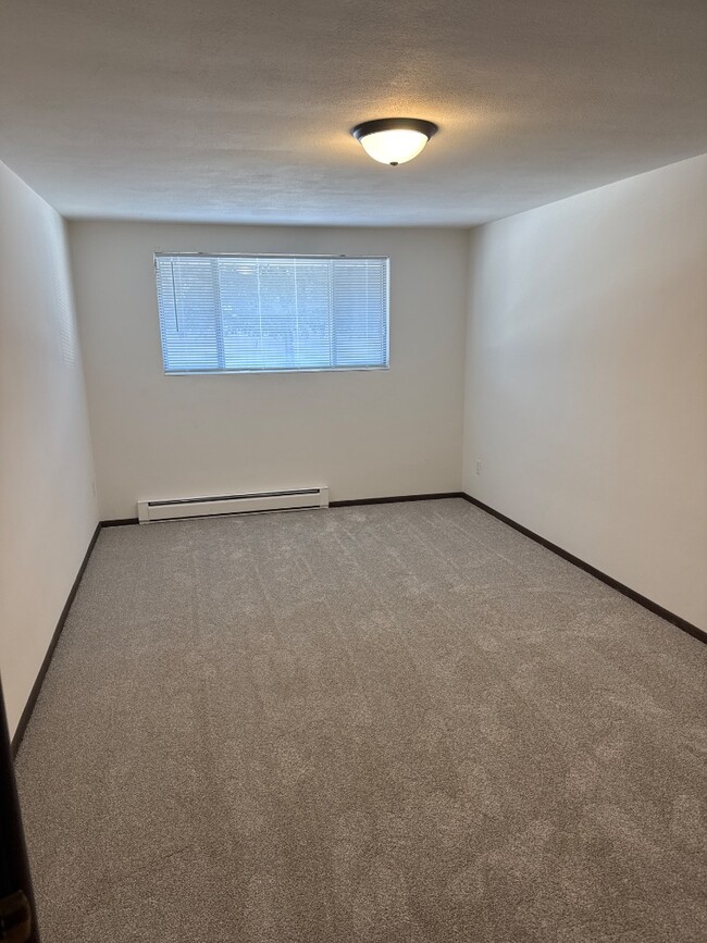 Building Photo - 5858 Anthony Pl