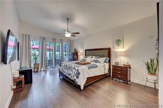 Building Photo - 8171 Hampton Wood Dr
