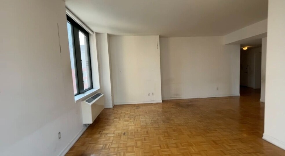 Building Photo - 2 S End Ave