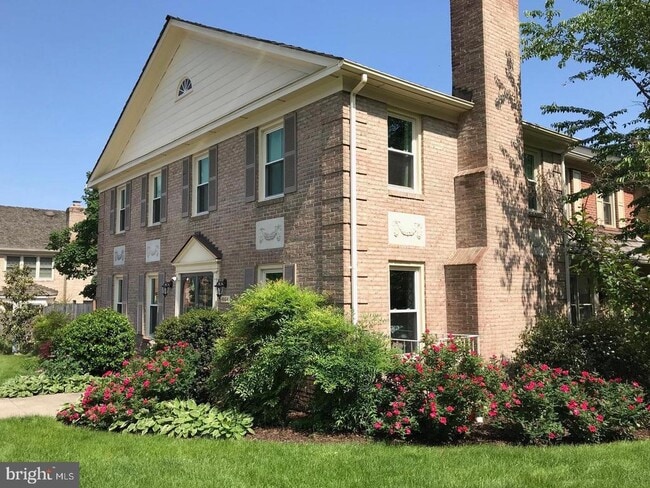 Primary Photo - 4054 Norbeck Square Dr