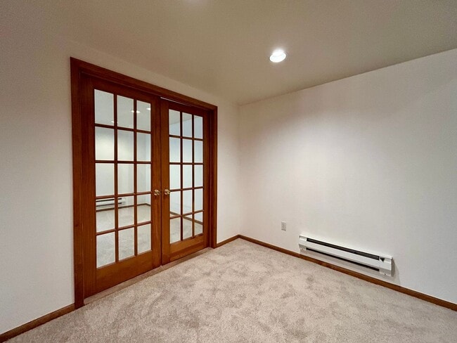 Building Photo - Beautiful & Bright 2-Bedroom + Office Corner Condo in North Boulder