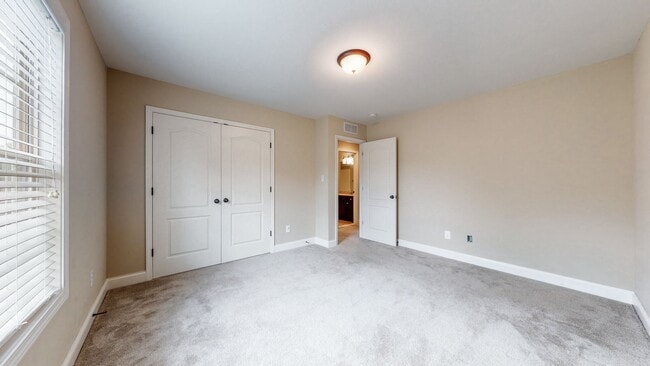 Building Photo - 802 Urton Woods Way