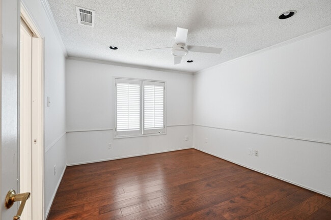 Building Photo - 4215 95th St