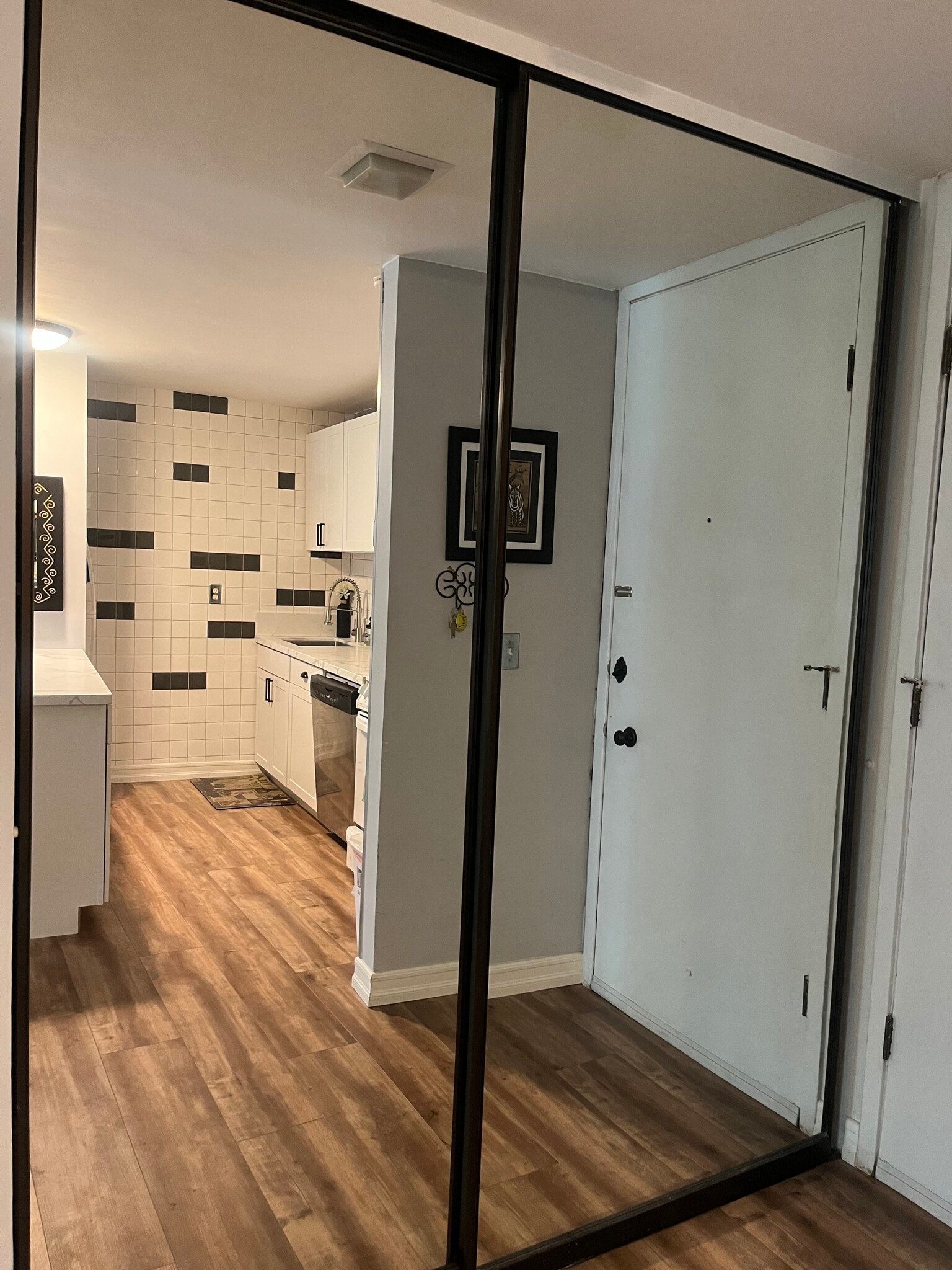 Building Photo - 3050 Rue Dorleans