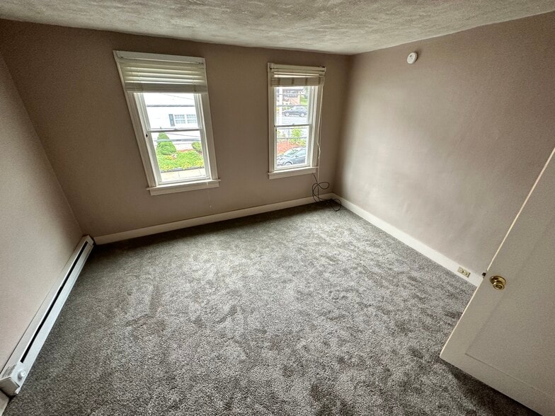 Building Photo - 68 W Center St