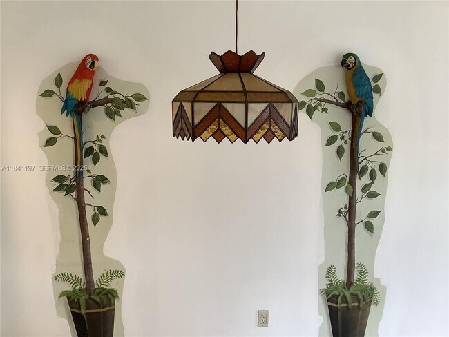 Building Photo - 60 Windsor C