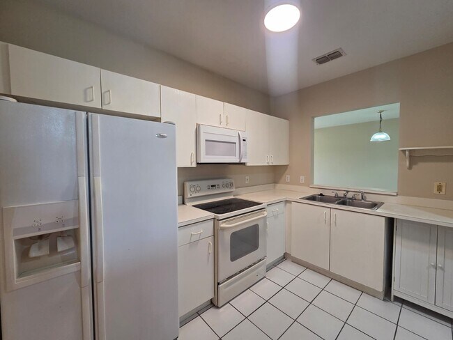 Building Photo - 489 Las Cortes Ln