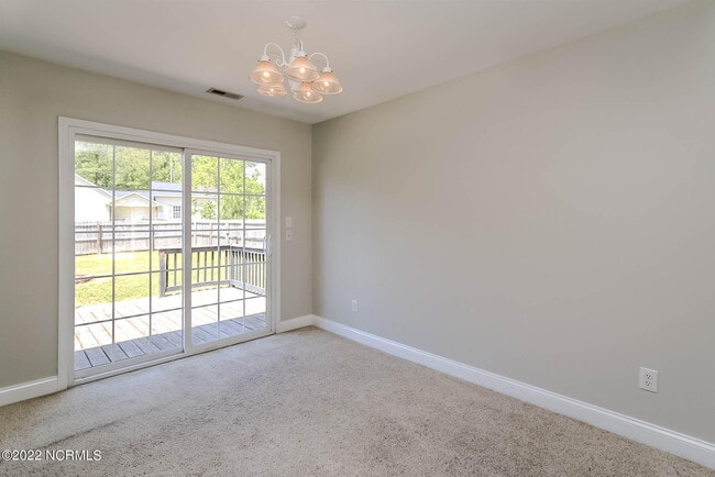 Building Photo - 102 S Park Ln