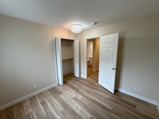 Building Photo - 5512 Murray St SE