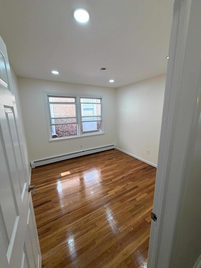 Building Photo - 293 Avenue C