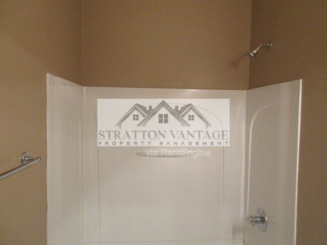 Building Photo - 2741 S Equestrian Dr