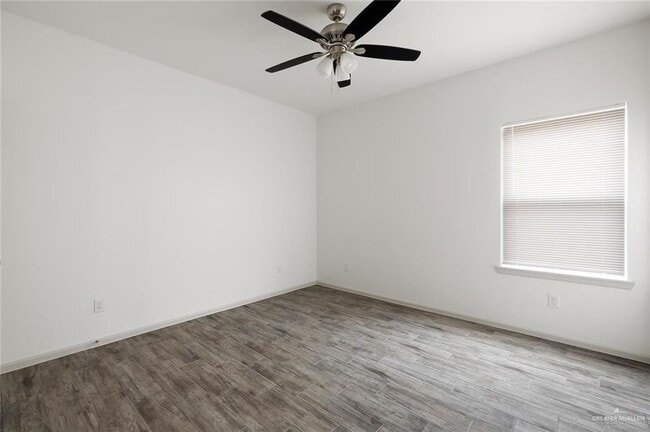 Building Photo - 428 Frio Ln