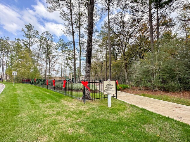 Building Photo - 1444 Las Cuevas Dr