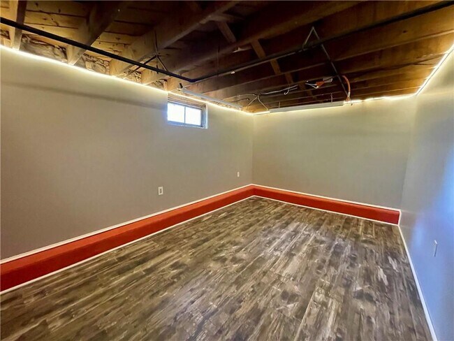 Building Photo - 54 Durfee Rd
