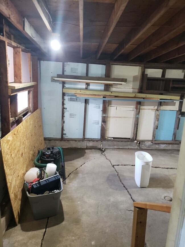 Building Photo - 608 W South St