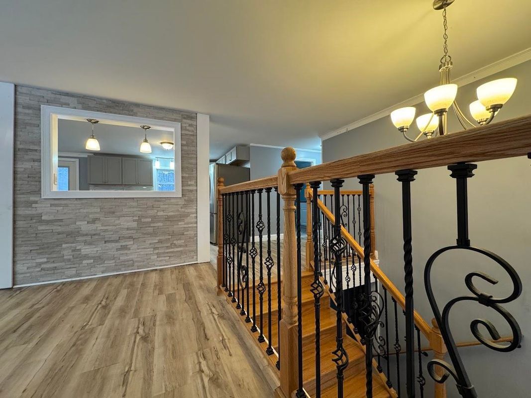 Building Photo - 240 Leda