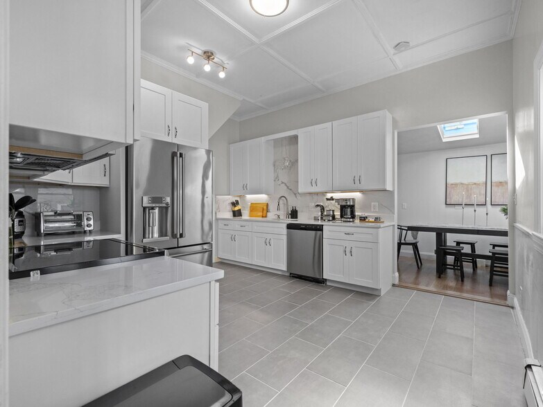 Building Photo - 110 Glen St