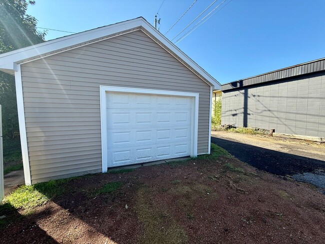 Building Photo - 2 Bed 1 Bath Single Family Home in Wausau