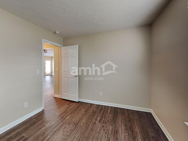 Building Photo - 17151 Shadoan Way