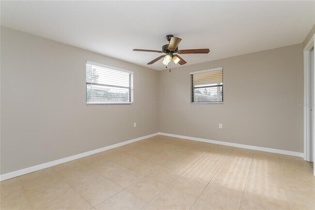 Building Photo - 3048 Salisbury Dr