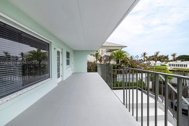 Building Photo - 23 Royal Palm Pl