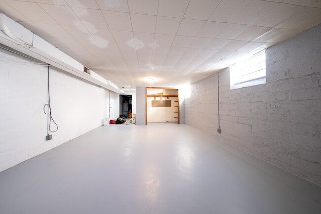 Building Photo - 5922 Portland Ave