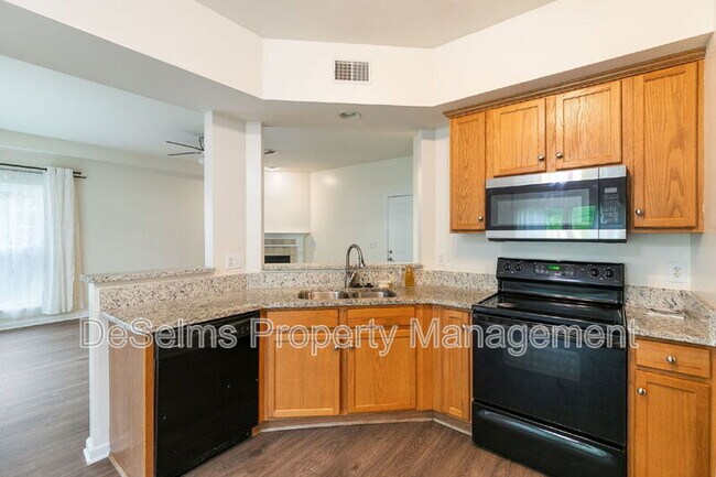 Building Photo - 1405 S Glenleigh Ct