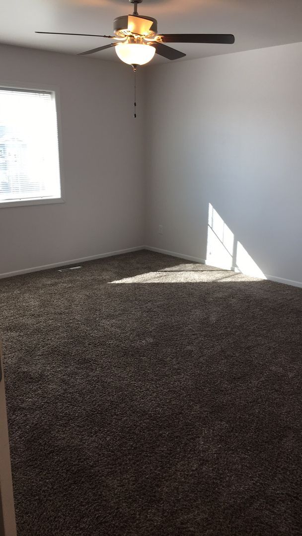 Building Photo - 3 Bed 3 Bath Twin Home