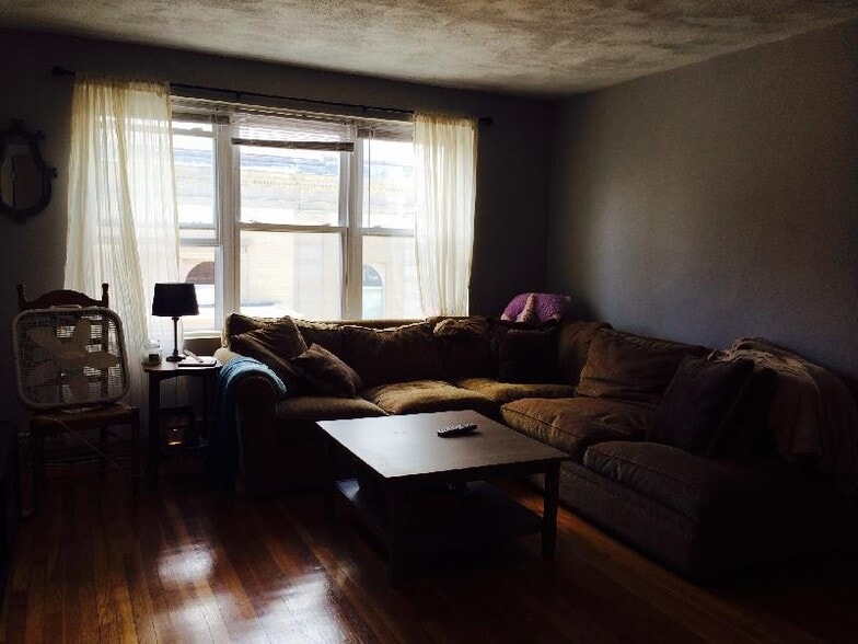 Building Photo - 402 Highland Ave