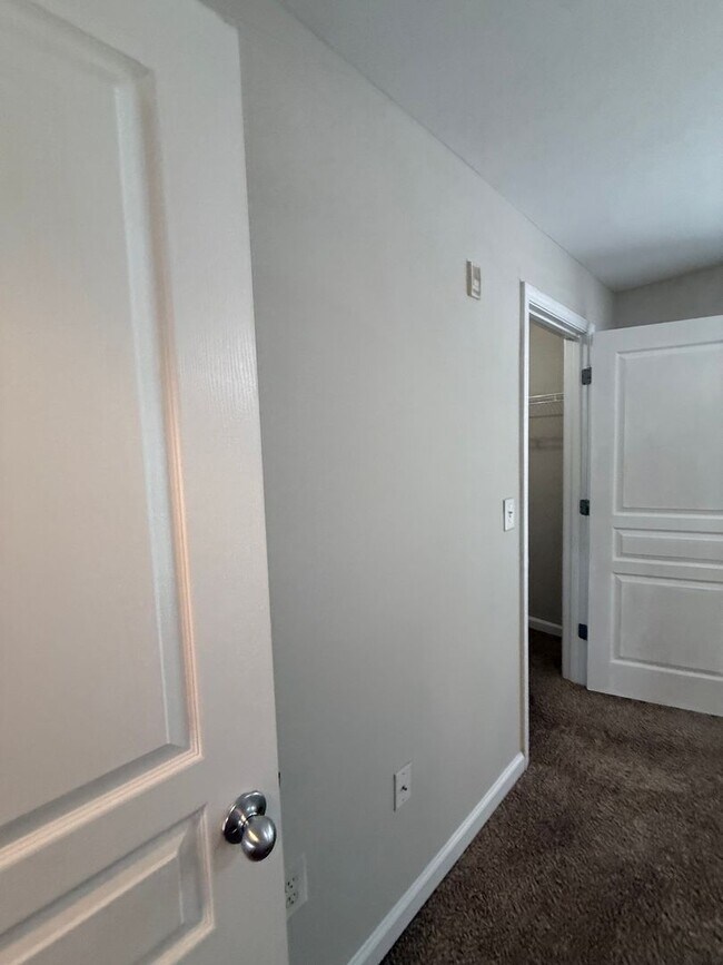 Building Photo - 15-1527 Kisling