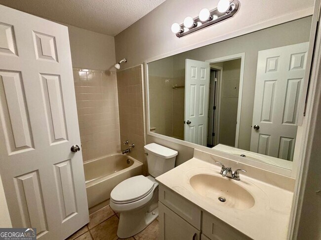 Building Photo - 320 Hawkstone Way