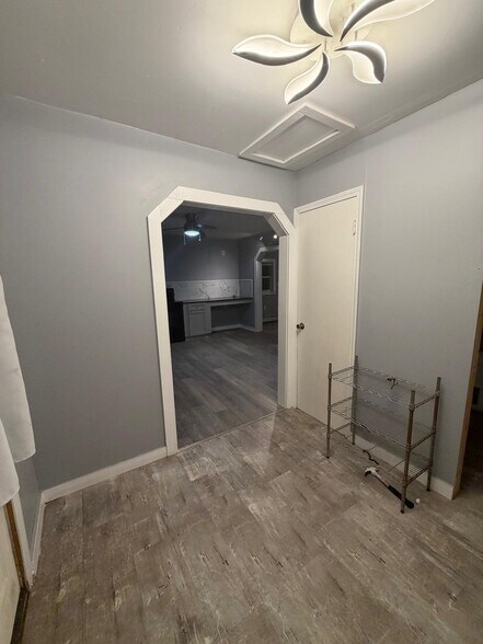 Building Photo - 325 Richfield St