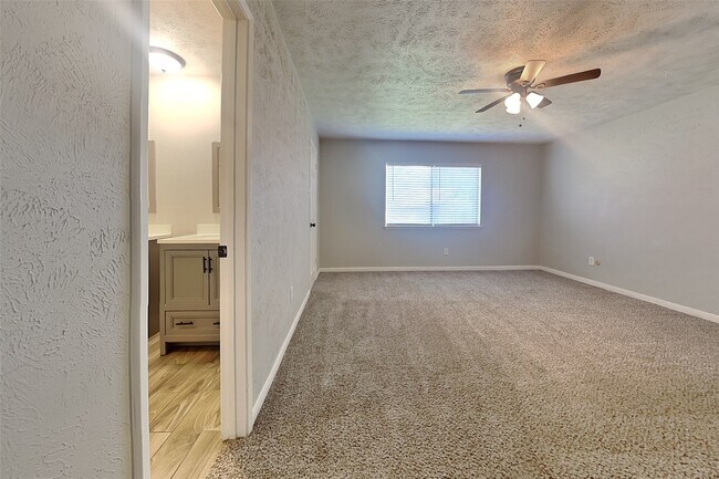 Building Photo - 3815 Marywood Dr