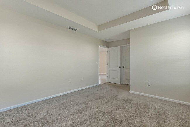Building Photo - Like New In Nassau Crossing!