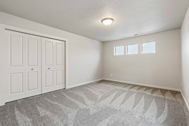 Building Photo - LOCATION!! Pristine Newer 4BR/2.5BA Home in Meridian’s Verado Subdivision