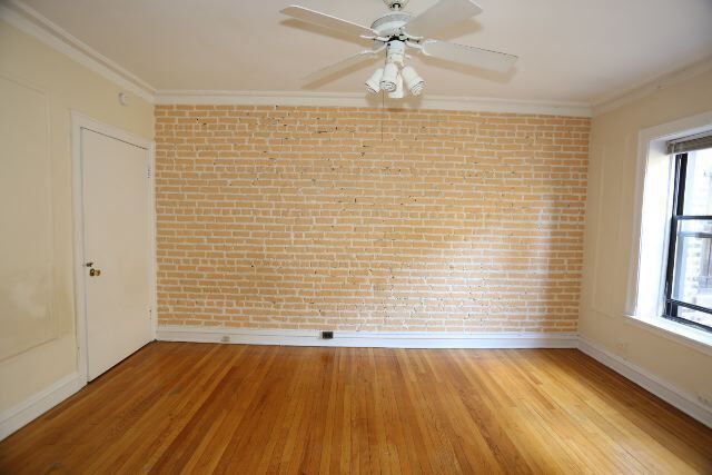 Building Photo - 1023 N Dearborn St
