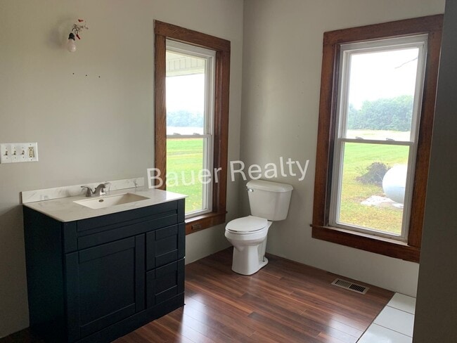 Building Photo - 1427 Township Rd 608
