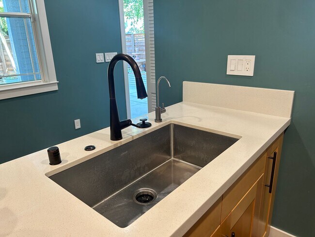 Building Photo - Charming Home in Winters, CA