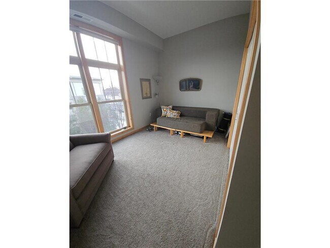 Building Photo - 2201 Village Ln