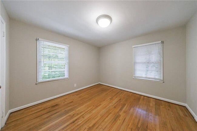 Building Photo - 893 Willivee Dr