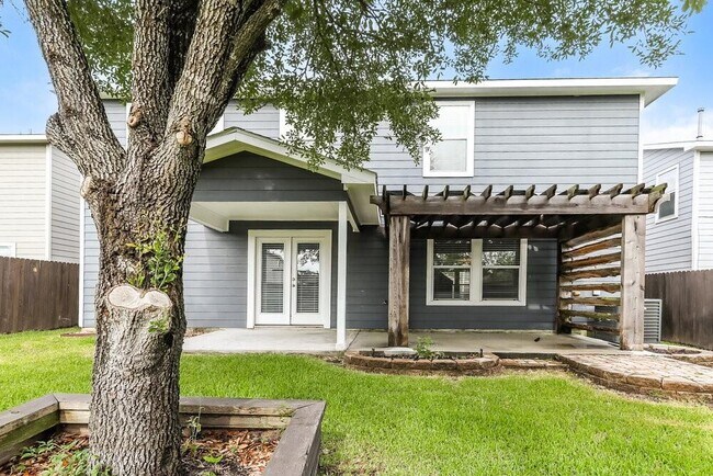 Building Photo - 302 Falling Pine Dr