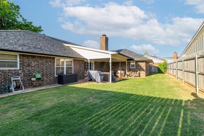 Building Photo - 4824 NW 73rd St