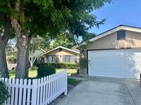 Building Photo - One story gorgeous home in the highly desi...