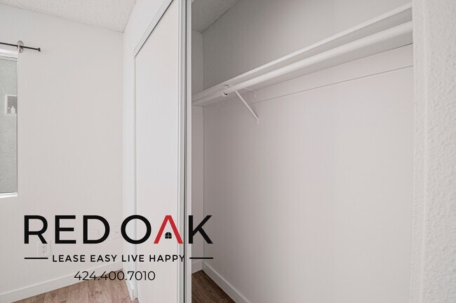 Building Photo - 11817 Victory Blvd