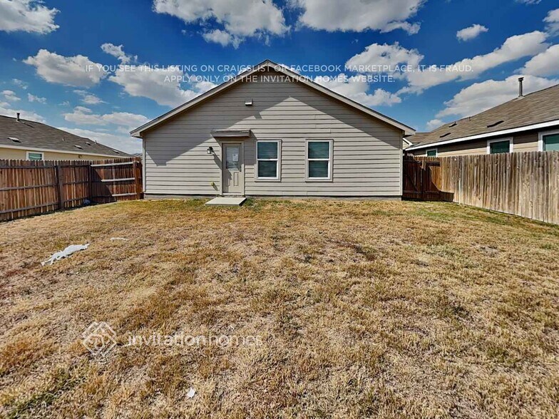 Building Photo - 3238 Kornberg Dr