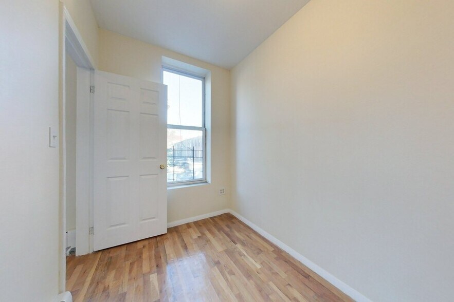 Building Photo - 106 Rockaway Ave