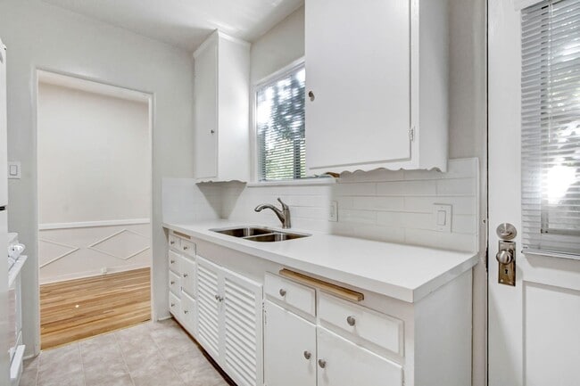 Building Photo - 2202-2206 20th St