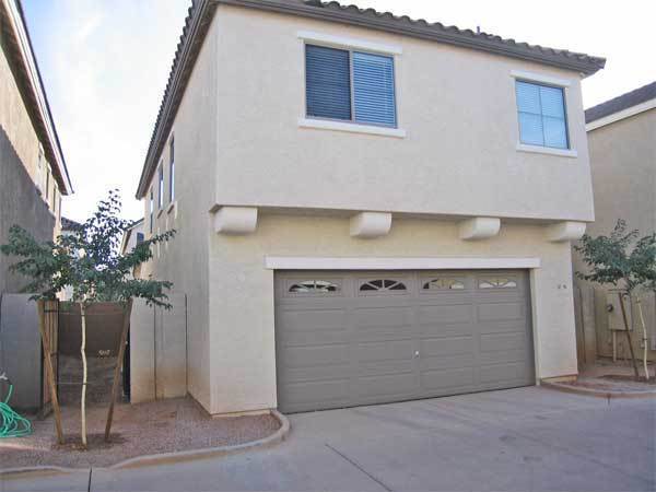 Building Photo - RATE REDUCED!!! GREAT 3BED, 2.5 BATH HOME ...