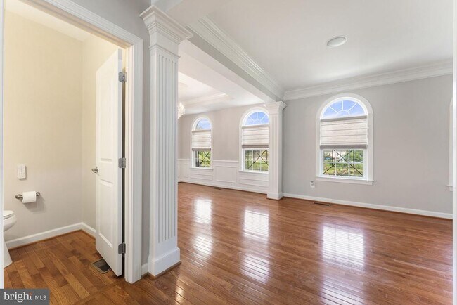 Building Photo - 42524 Rowderbury Square