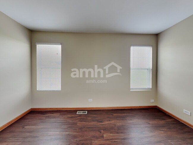 Building Photo - 211 Barrett Dr